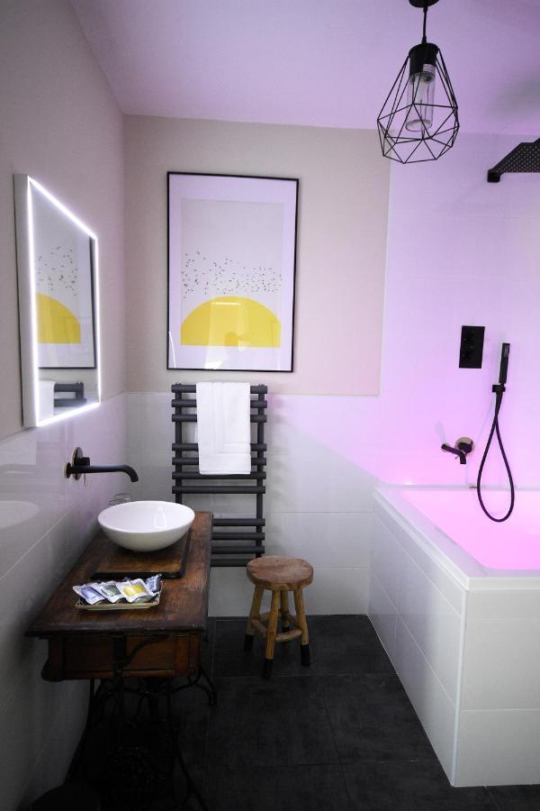 مبيت وإفطار The Pink Door ويستبورت المظهر الخارجي الصورة